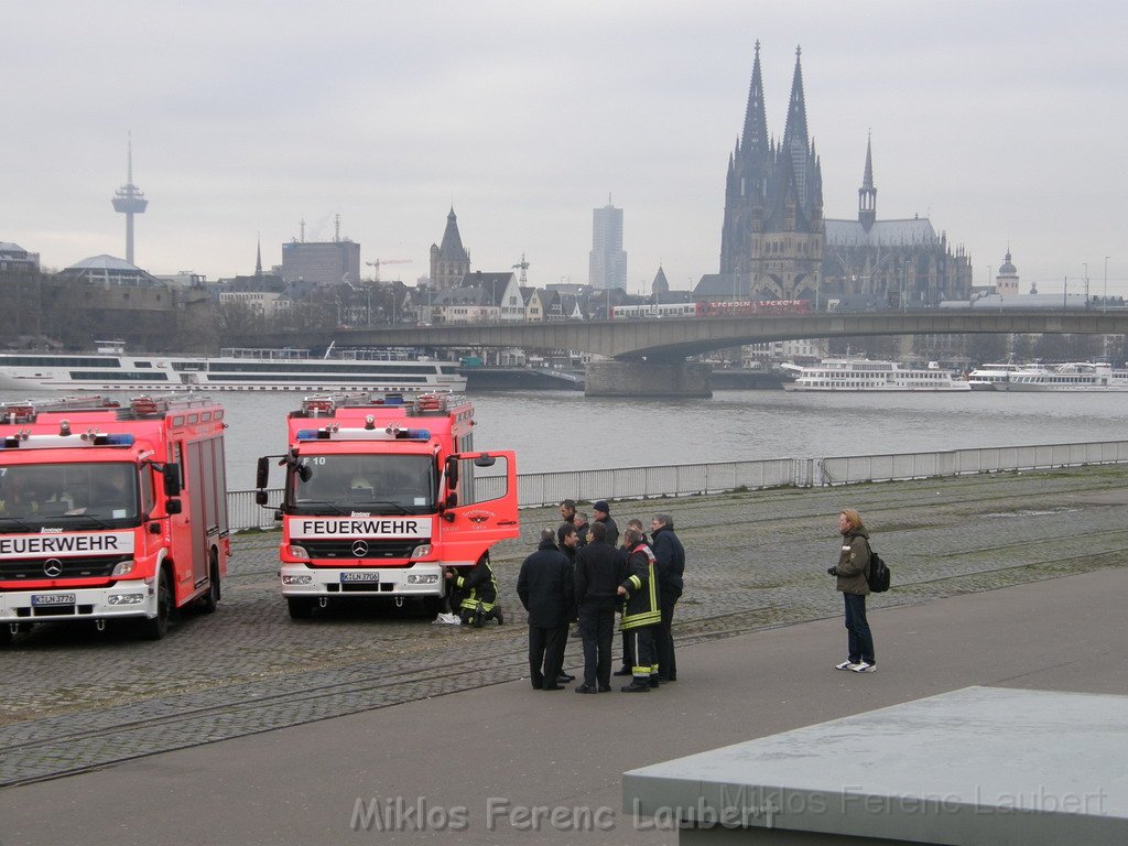 Neue LF`s fuer Koeln Uebergabe in Koeln Deutz an den Wachen  P049.JPG
